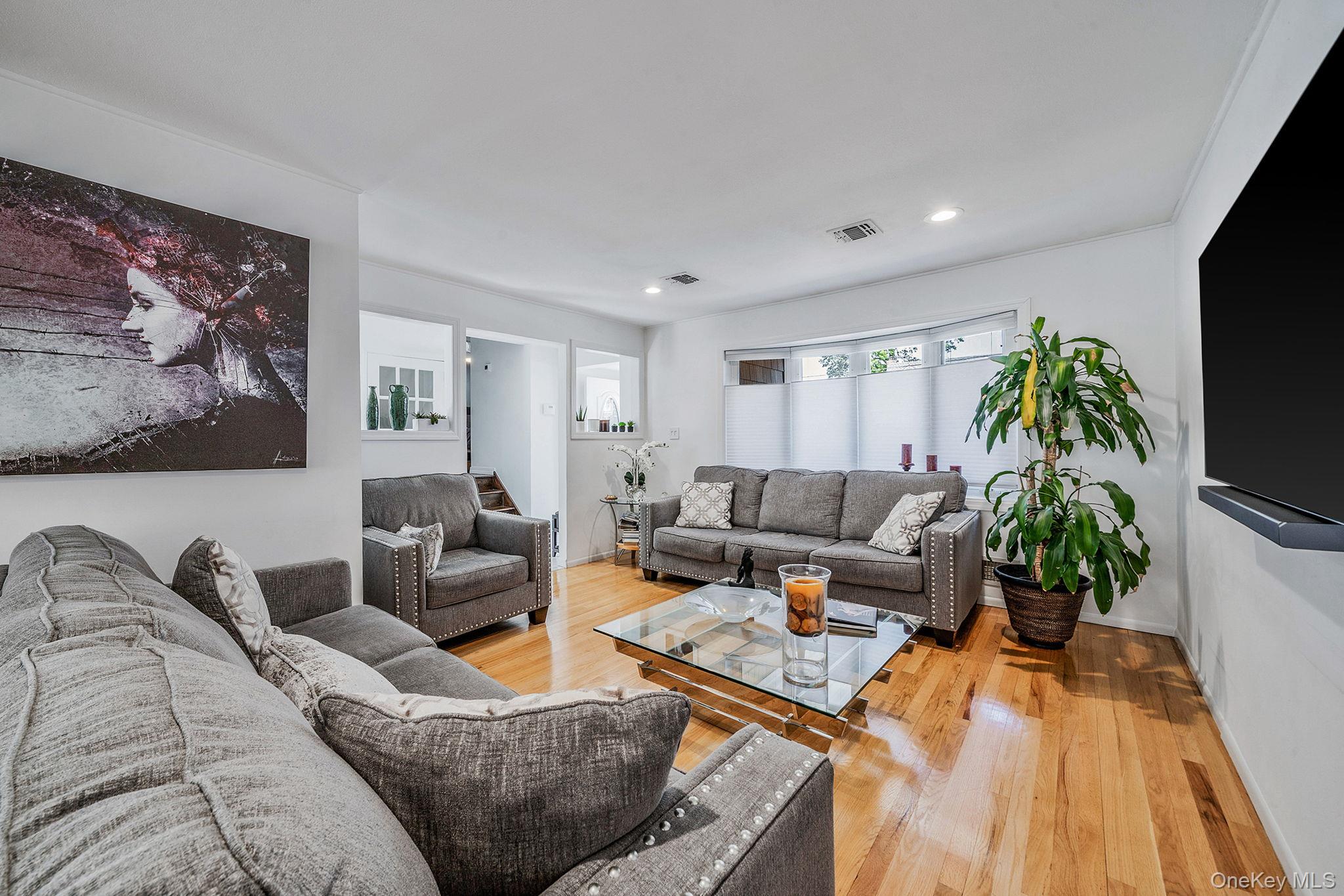 208 Oak Street, Massapequa Park, NY 11762