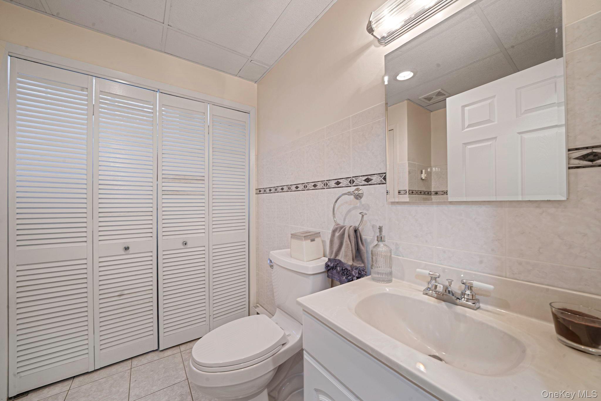 208 Oak Street, Massapequa Park, NY 11762