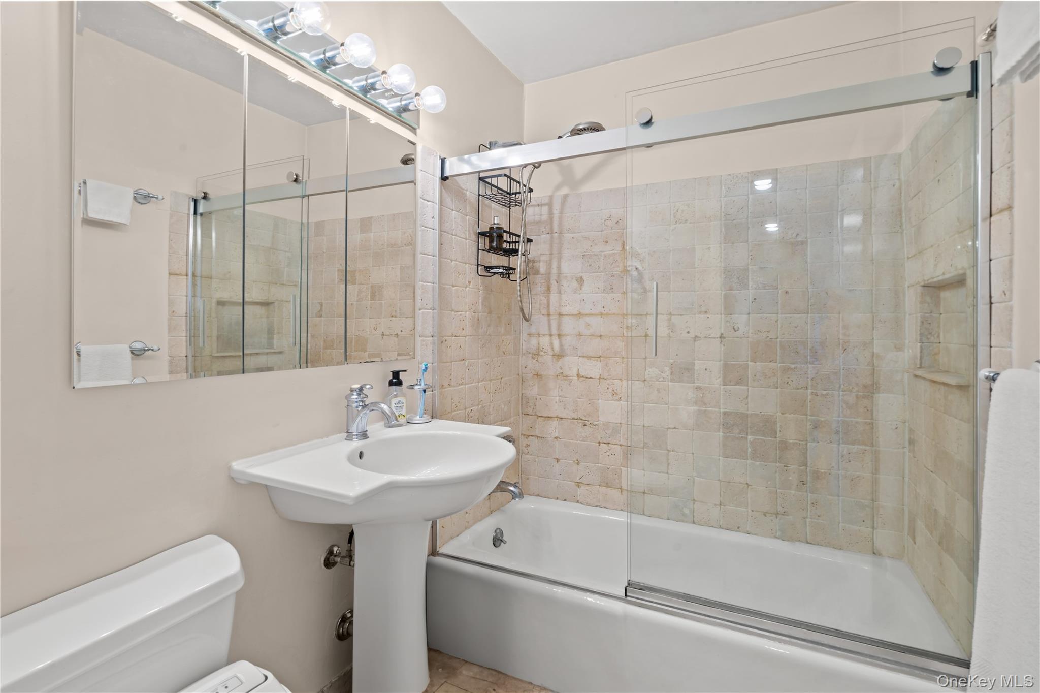 118-18 Union Turnpike # 19G, Kew Gardens, NY 11415