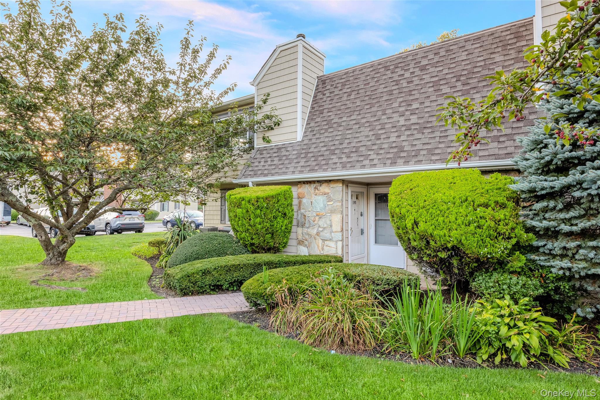 195 Lake Pointe Circle # 195, Middle Island, NY 11953