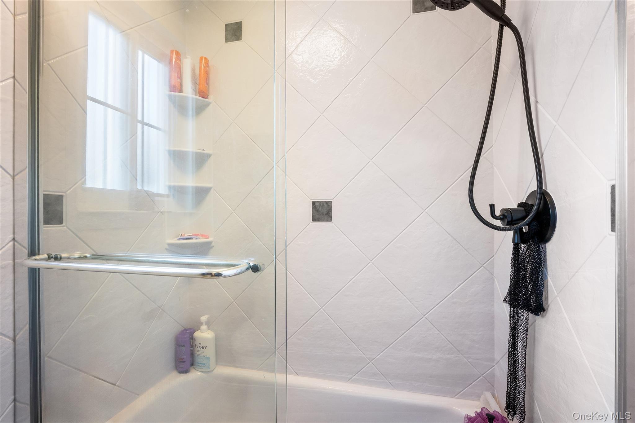 195 Lake Pointe Circle # 195, Middle Island, NY 11953