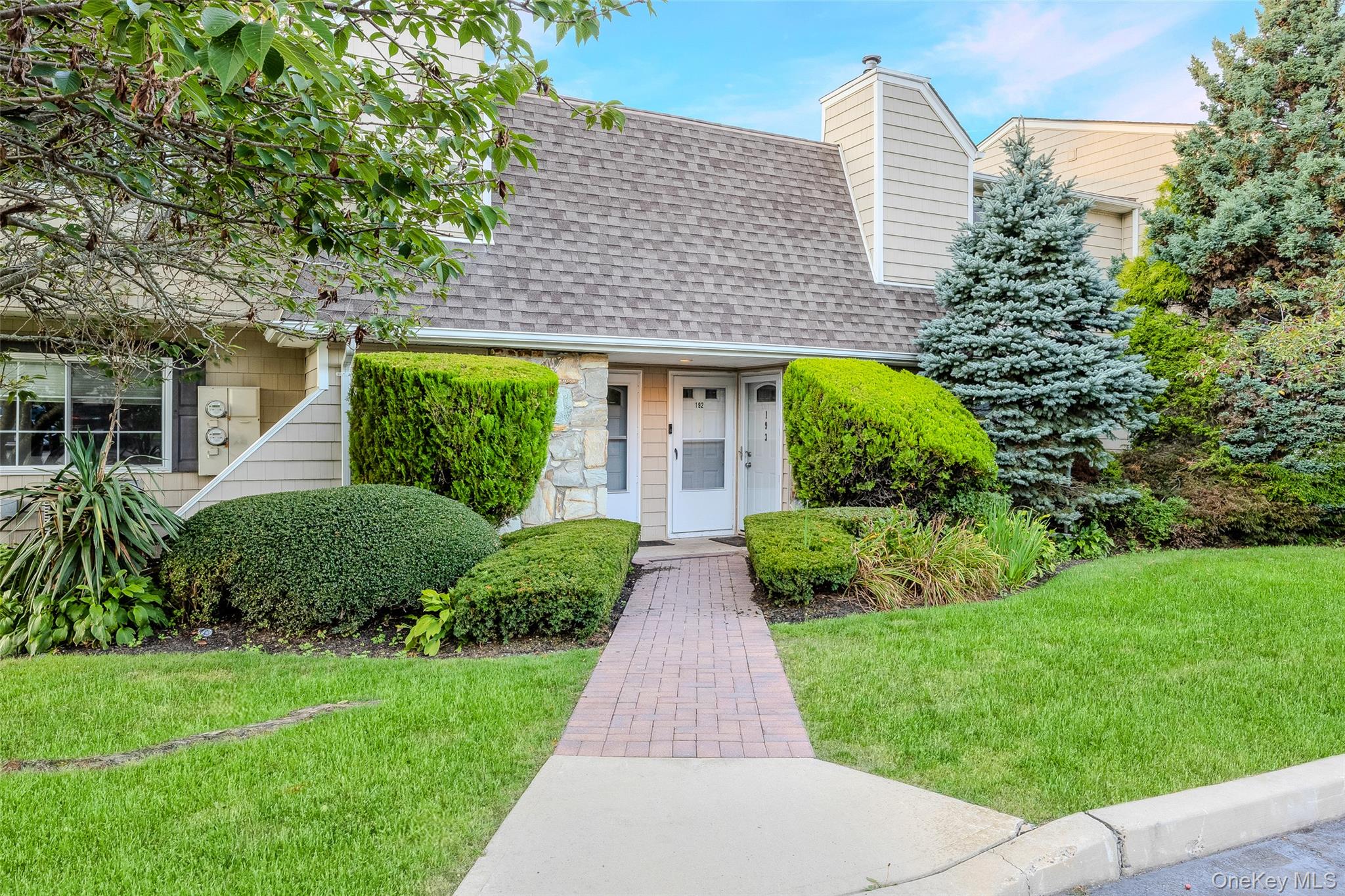 195 Lake Pointe Circle # 195, Middle Island, NY 11953