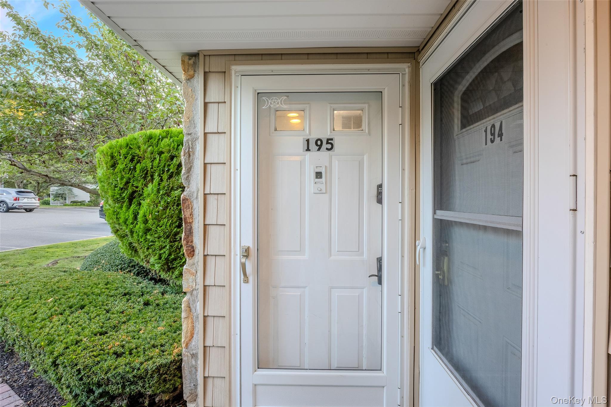 195 Lake Pointe Circle # 195, Middle Island, NY 11953