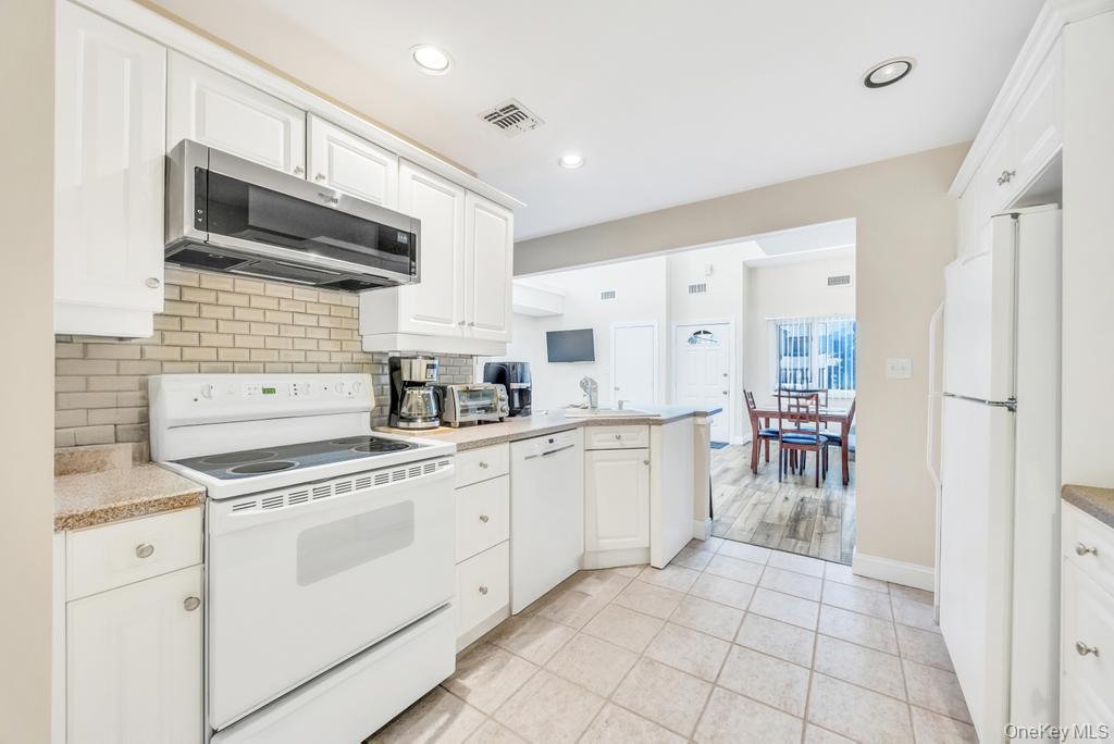 47 Jeremy Circle, Nesconset, NY 11767