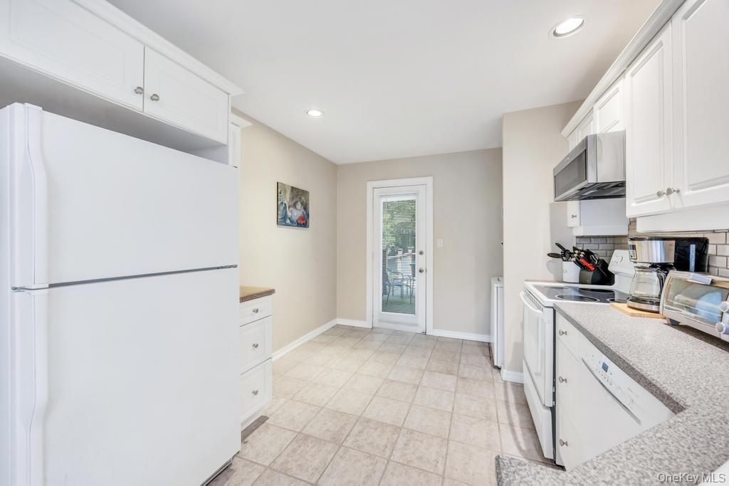 47 Jeremy Circle, Nesconset, NY 11767