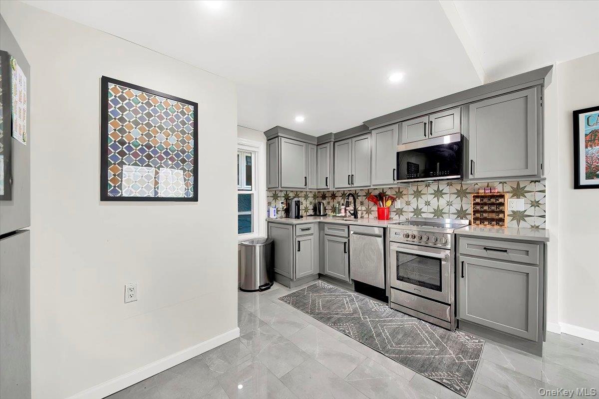 81 Beechwood Avenue, Mount Vernon, NY 10553