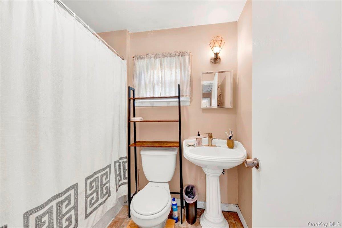 81 Beechwood Avenue, Mount Vernon, NY 10553