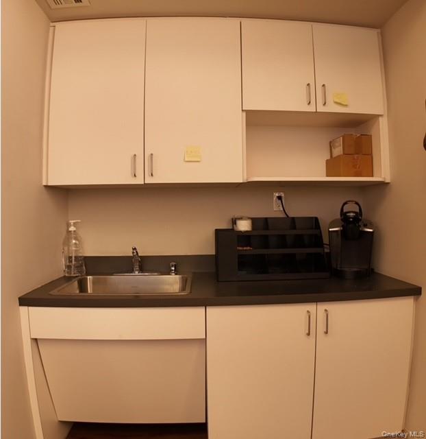 700 Rockaway Turnpike # 100, Lawrence, NY 11559