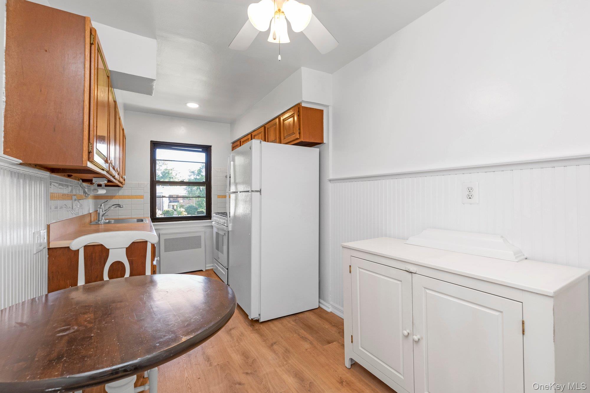 1197 E broadway # K24, Hewlett, NY 11557