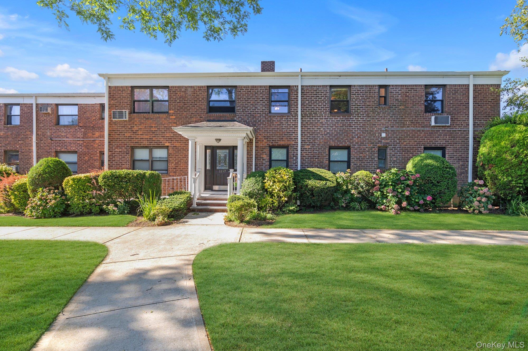1197 E broadway # K24, Hewlett, NY 11557