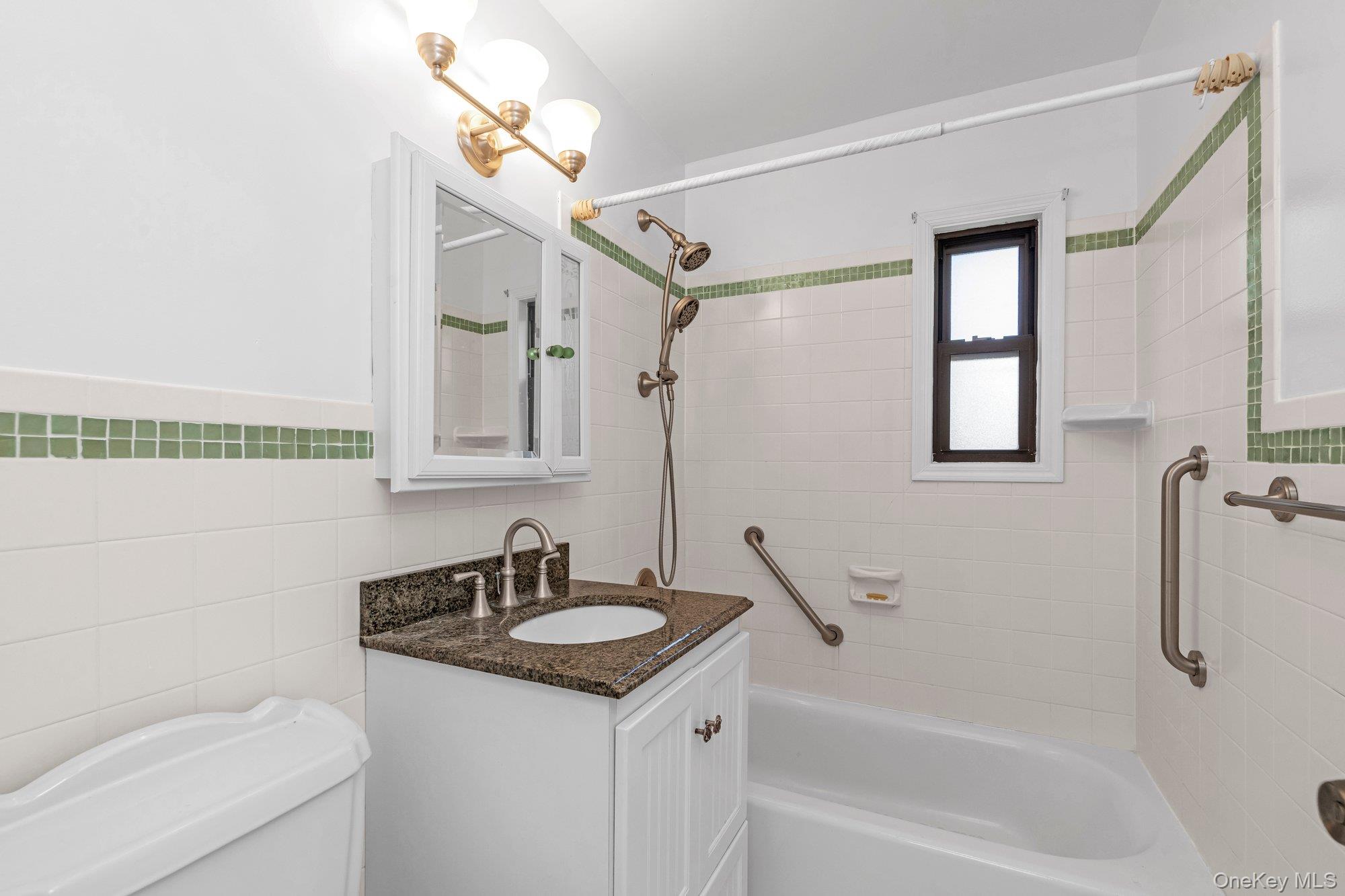 1197 E broadway # K24, Hewlett, NY 11557