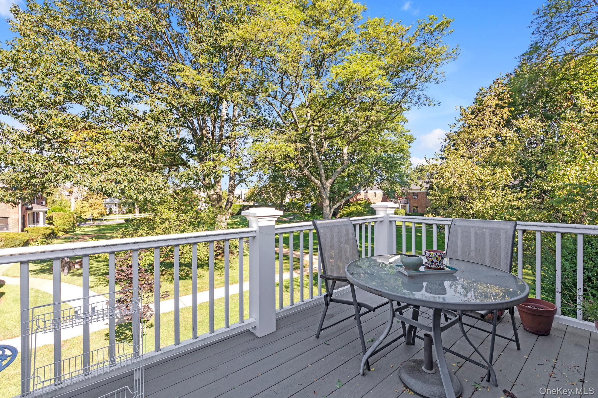 1197 E broadway # K24, Hewlett, NY 11557