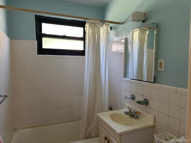 5 Lawrence Drive # A, White Plains, NY 10603