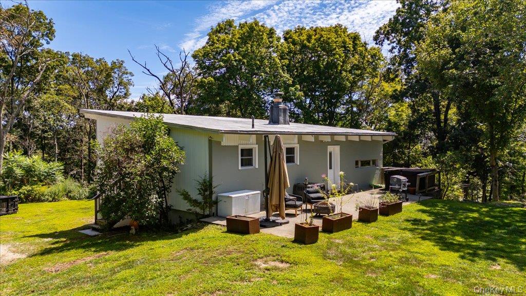 286 Oscawana Lake Road, Putnam Valley, NY 10579