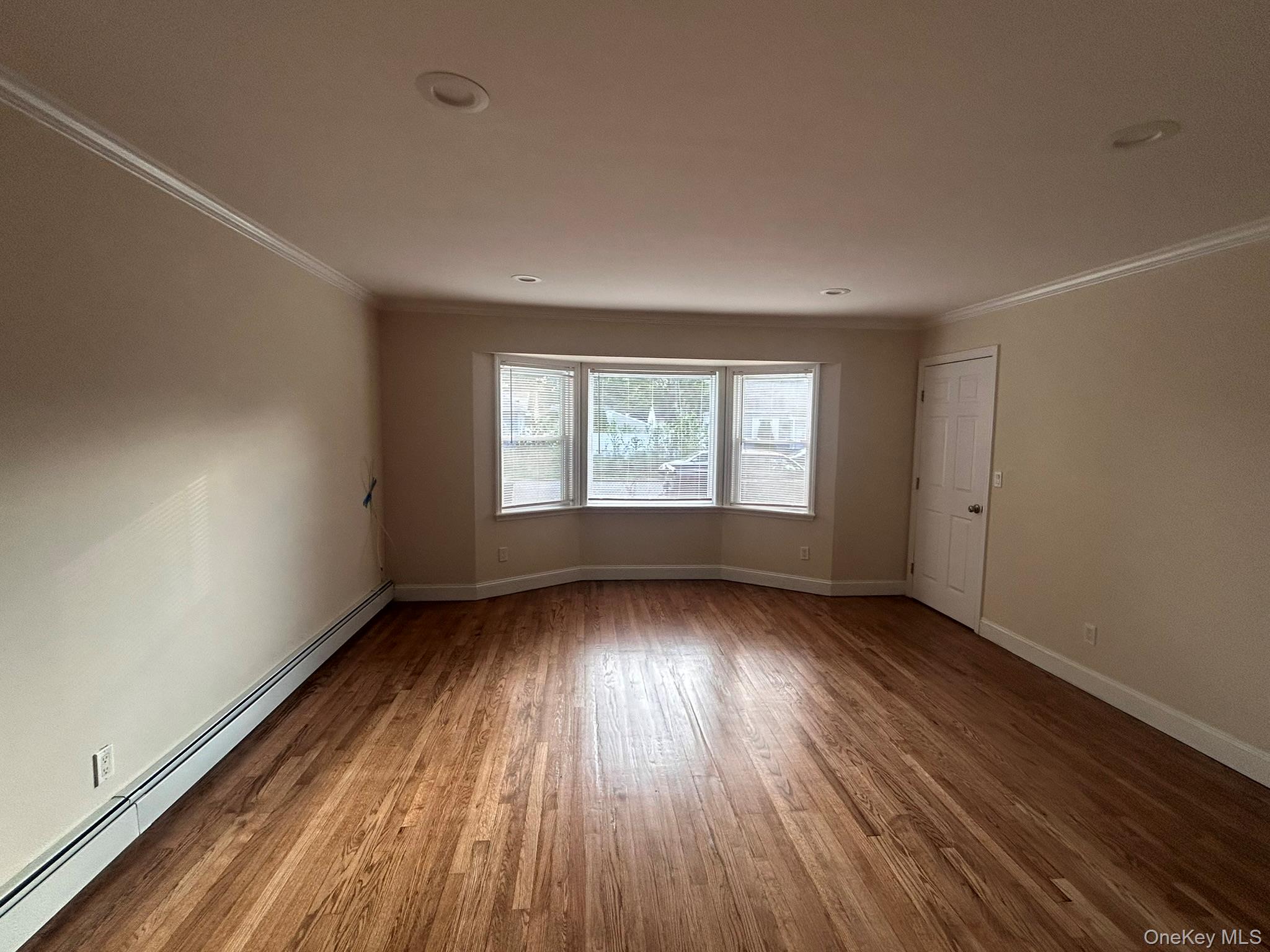 35 N 16th Street, Wheatley Heights, NY 11798