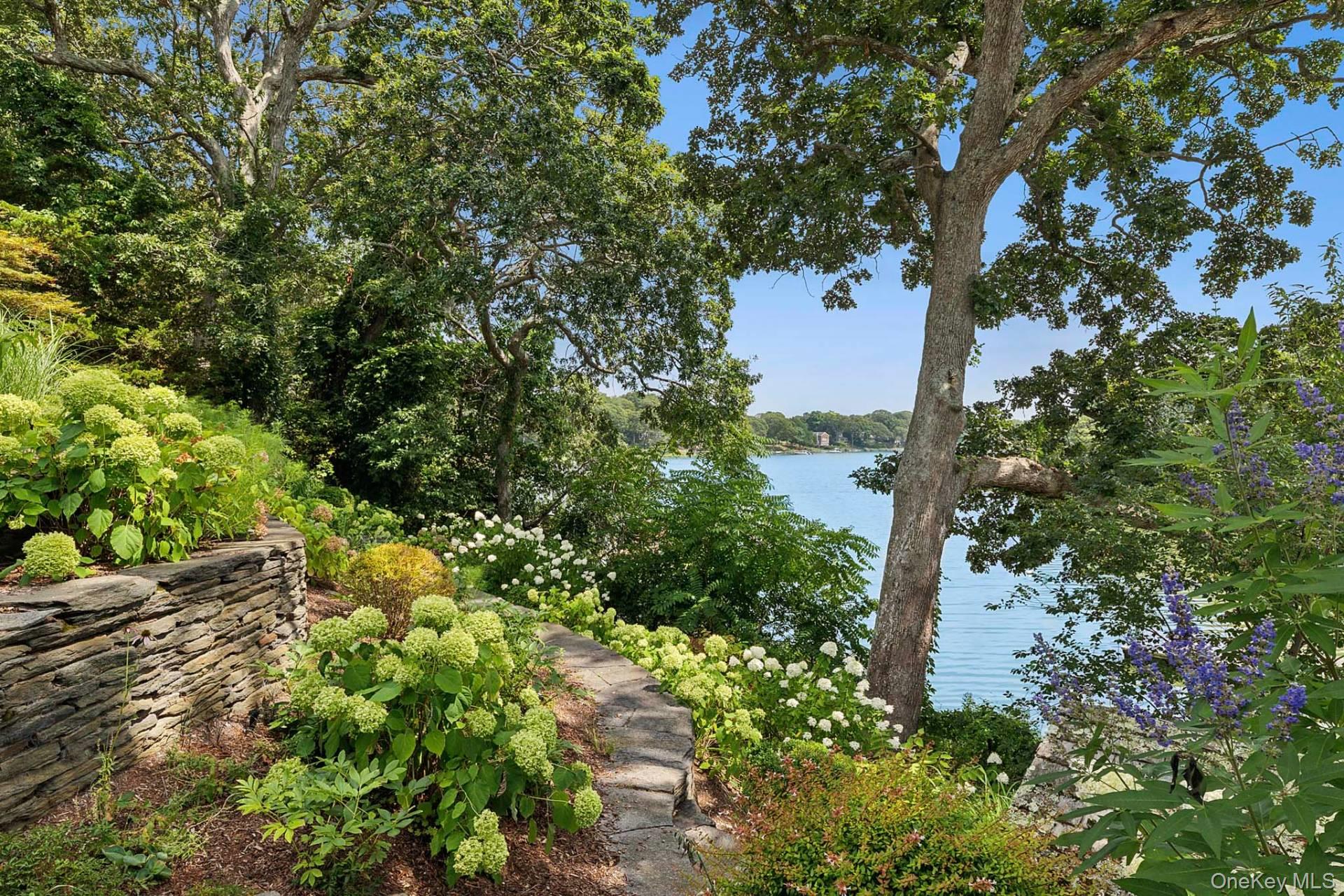 8 Cove Way, Shelter Island, NY 11964