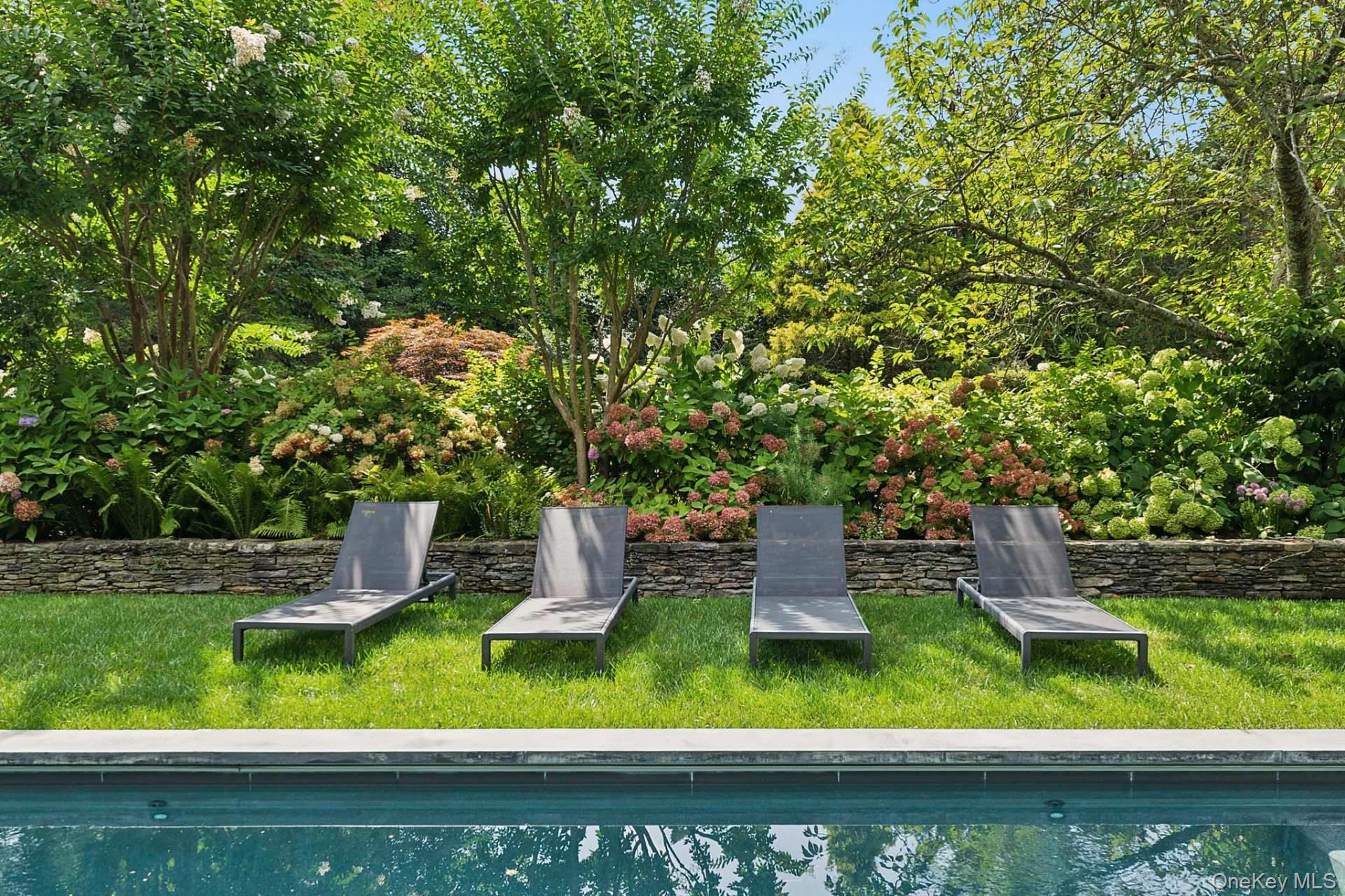 8 Cove Way, Shelter Island, NY 11964