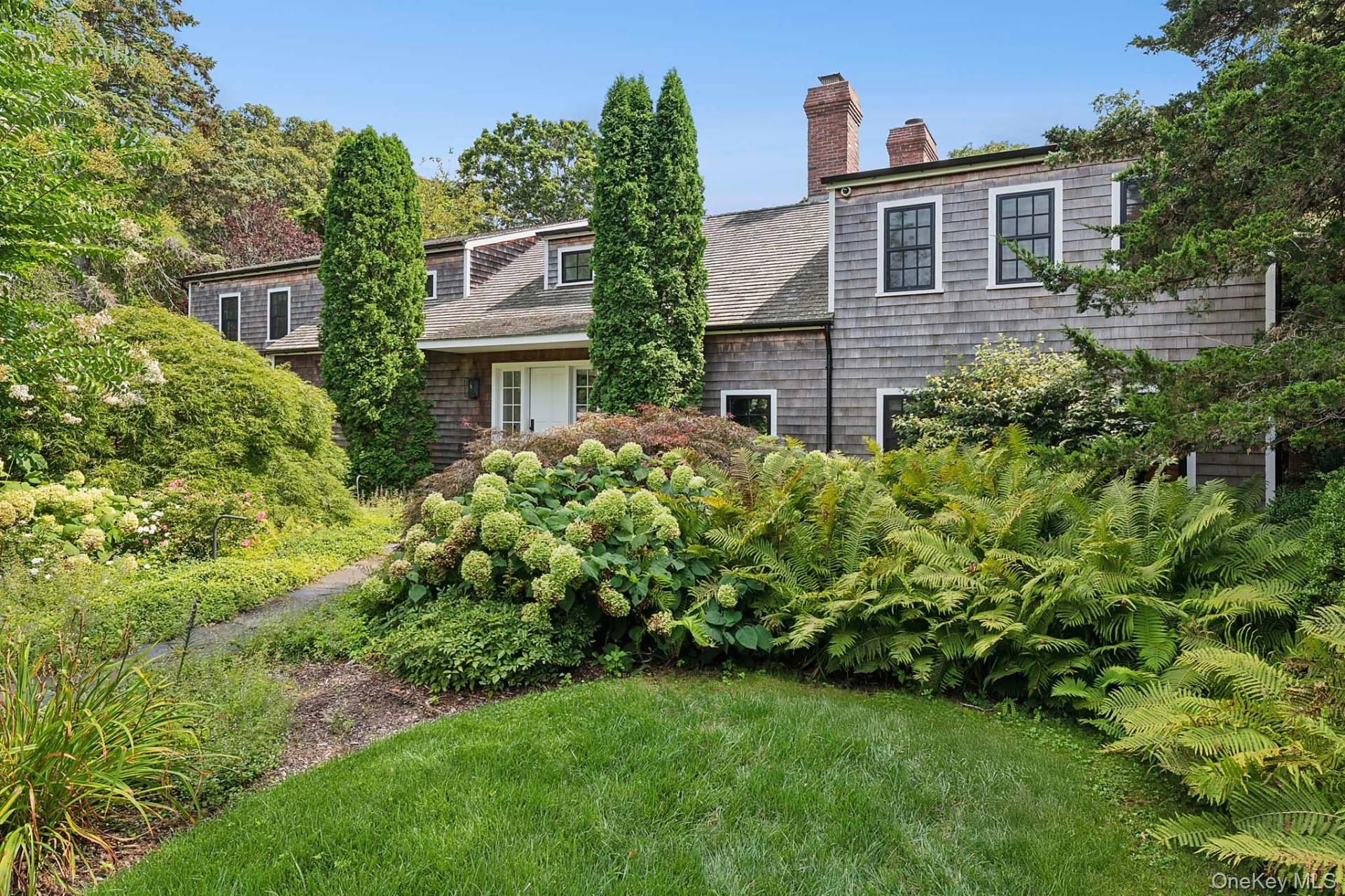 8 Cove Way, Shelter Island, NY 11964