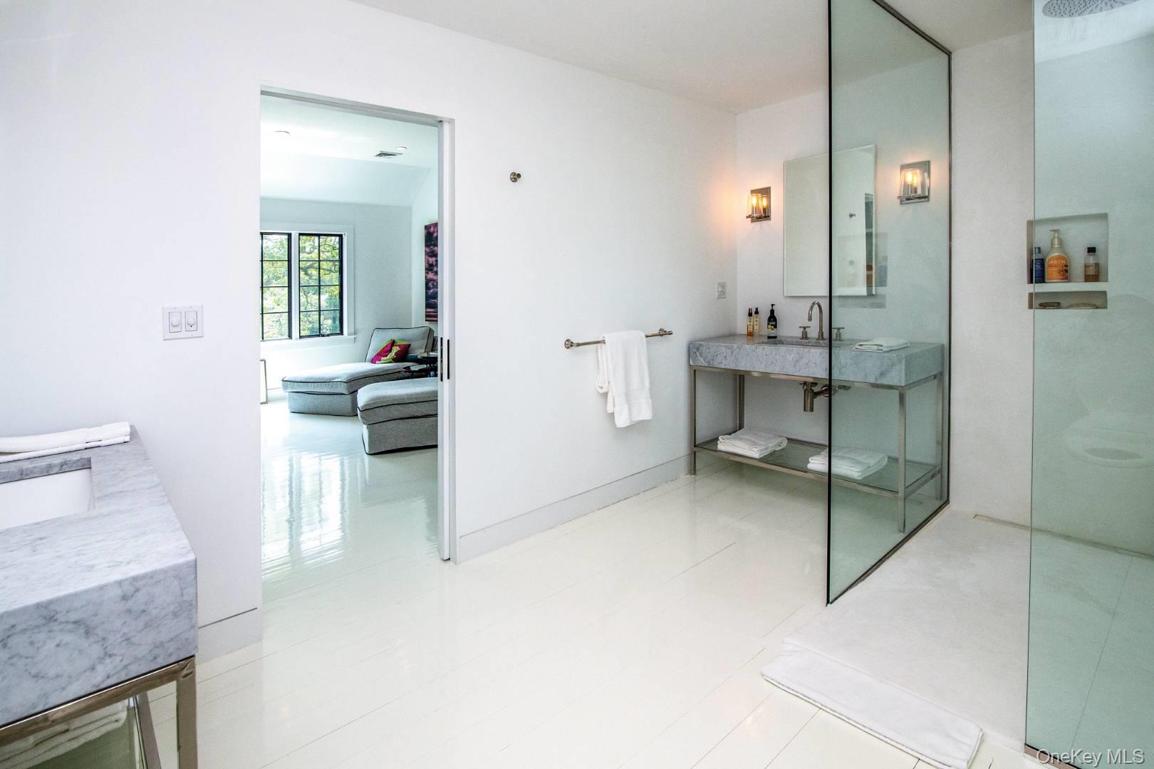 8 Cove Way, Shelter Island, NY 11964