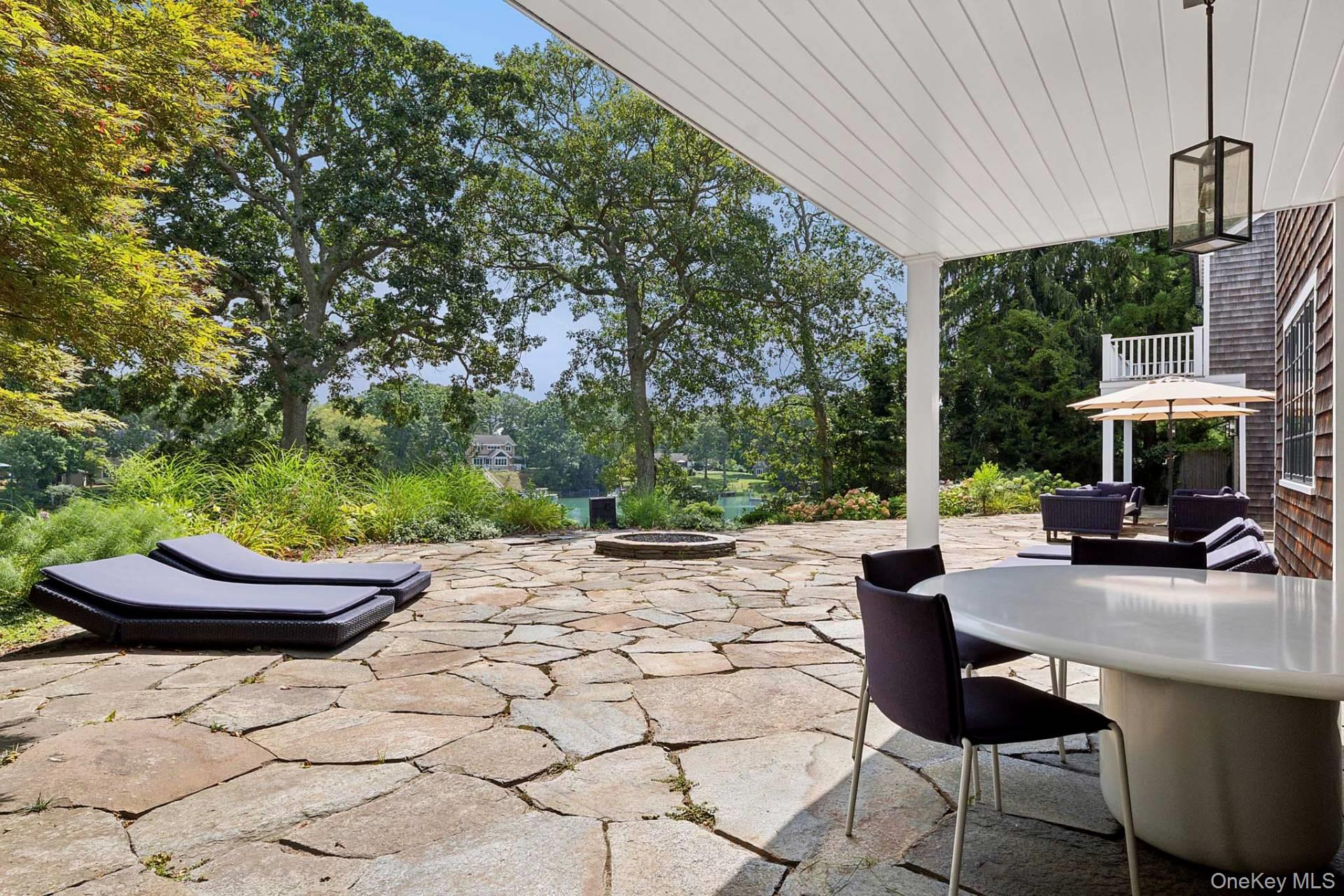 8 Cove Way, Shelter Island, NY 11964