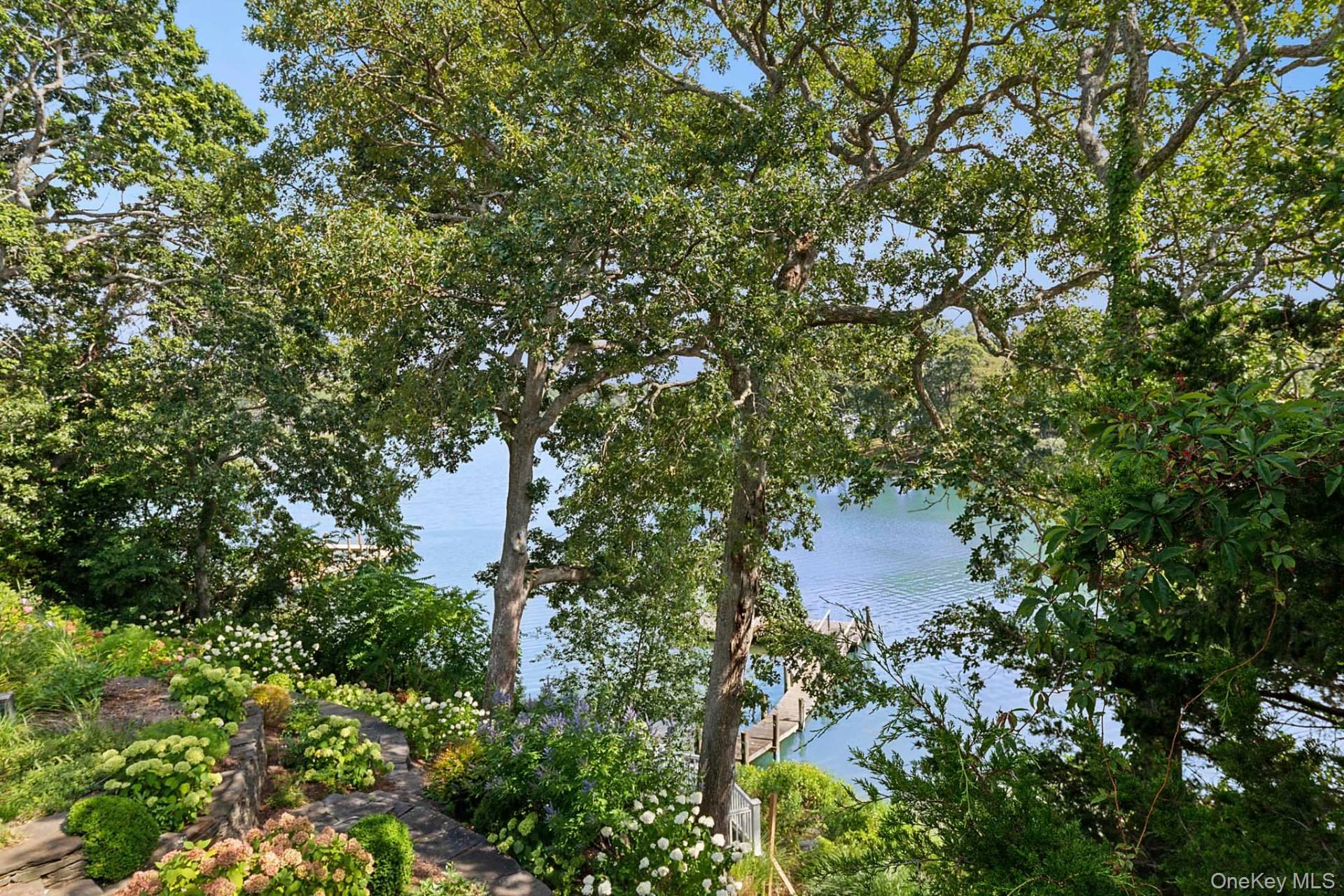 8 Cove Way, Shelter Island, NY 11964