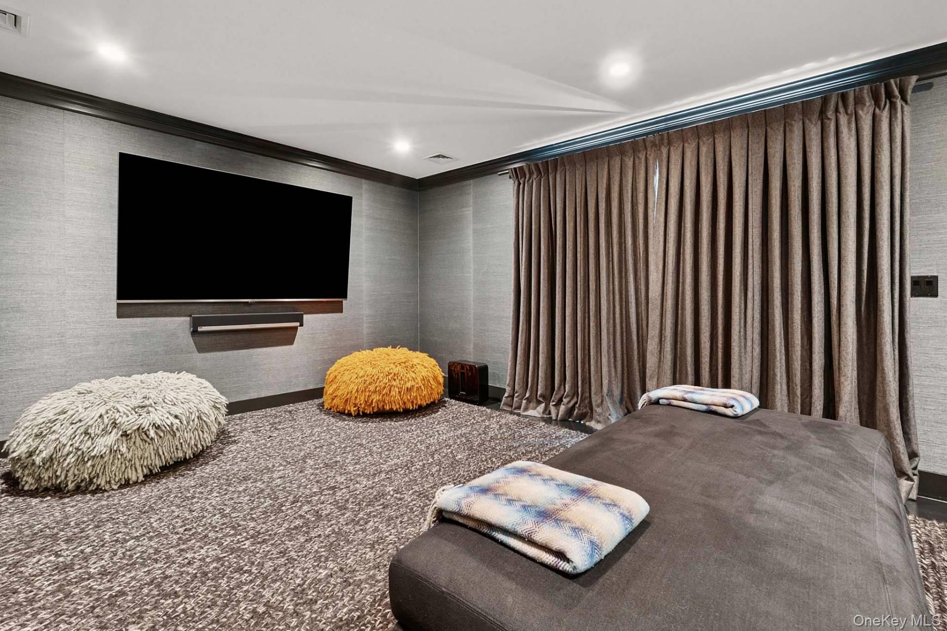 8 Cove Way, Shelter Island, NY 11964