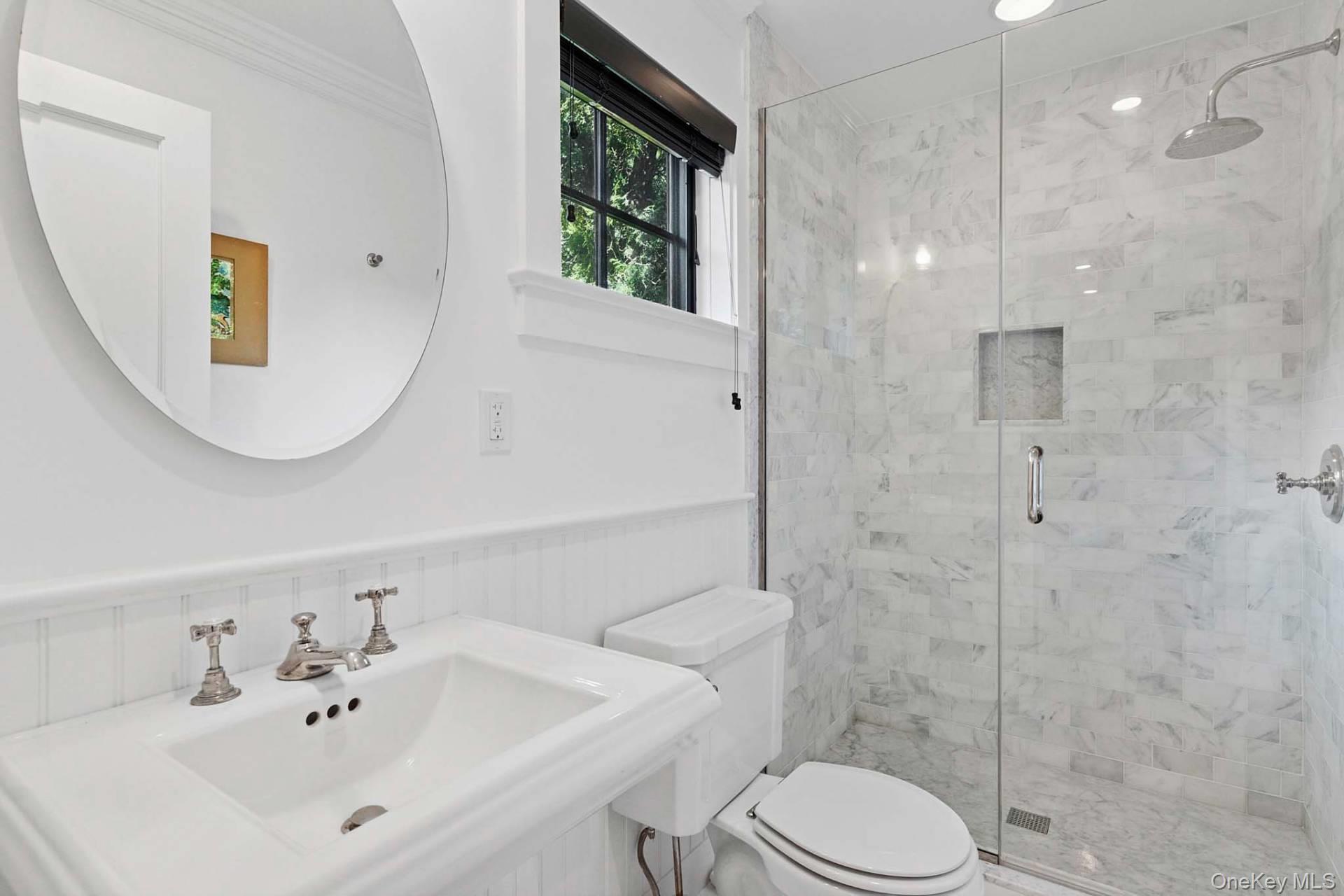 8 Cove Way, Shelter Island, NY 11964