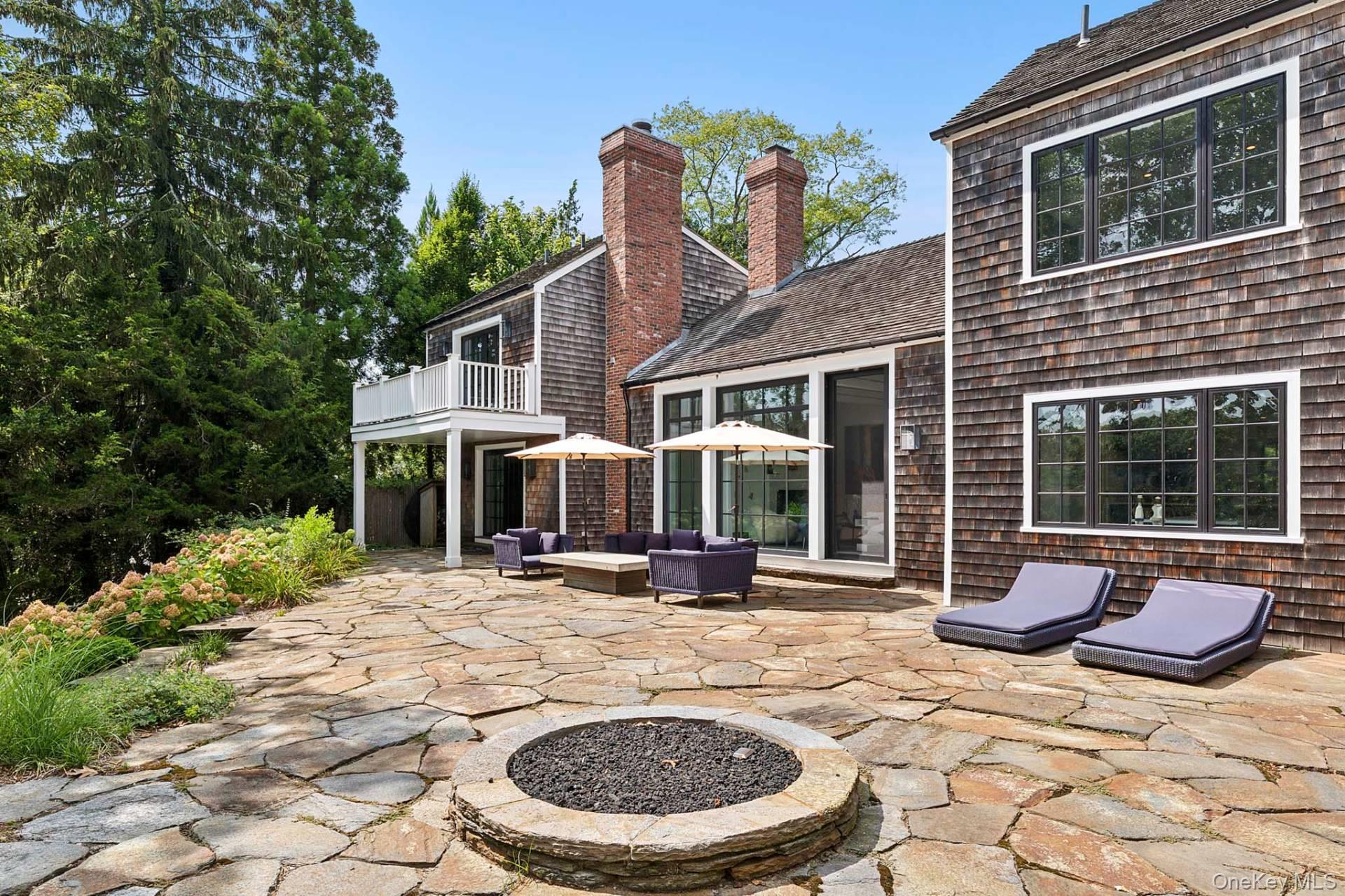 8 Cove Way, Shelter Island, NY 11964