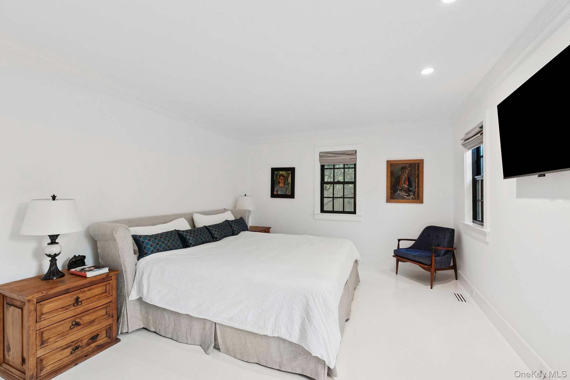 8 Cove Way, Shelter Island, NY 11964