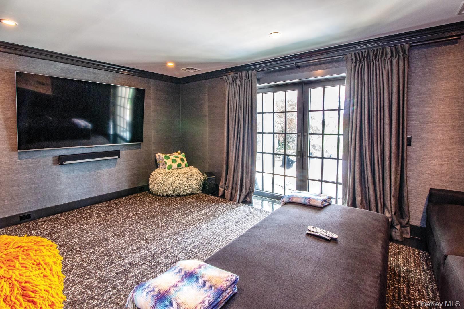 8 Cove Way, Shelter Island, NY 11964