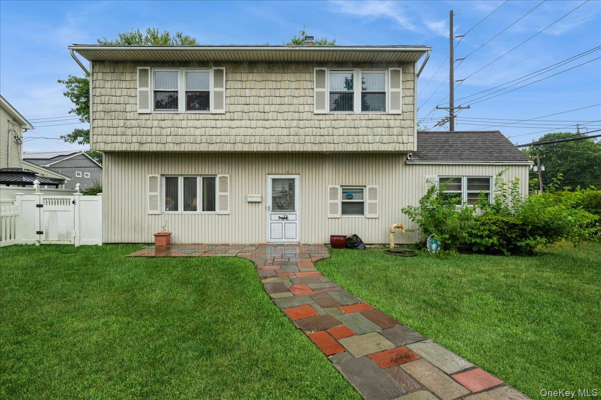 2 Dogwood Lane, Levittown, NY 11756
