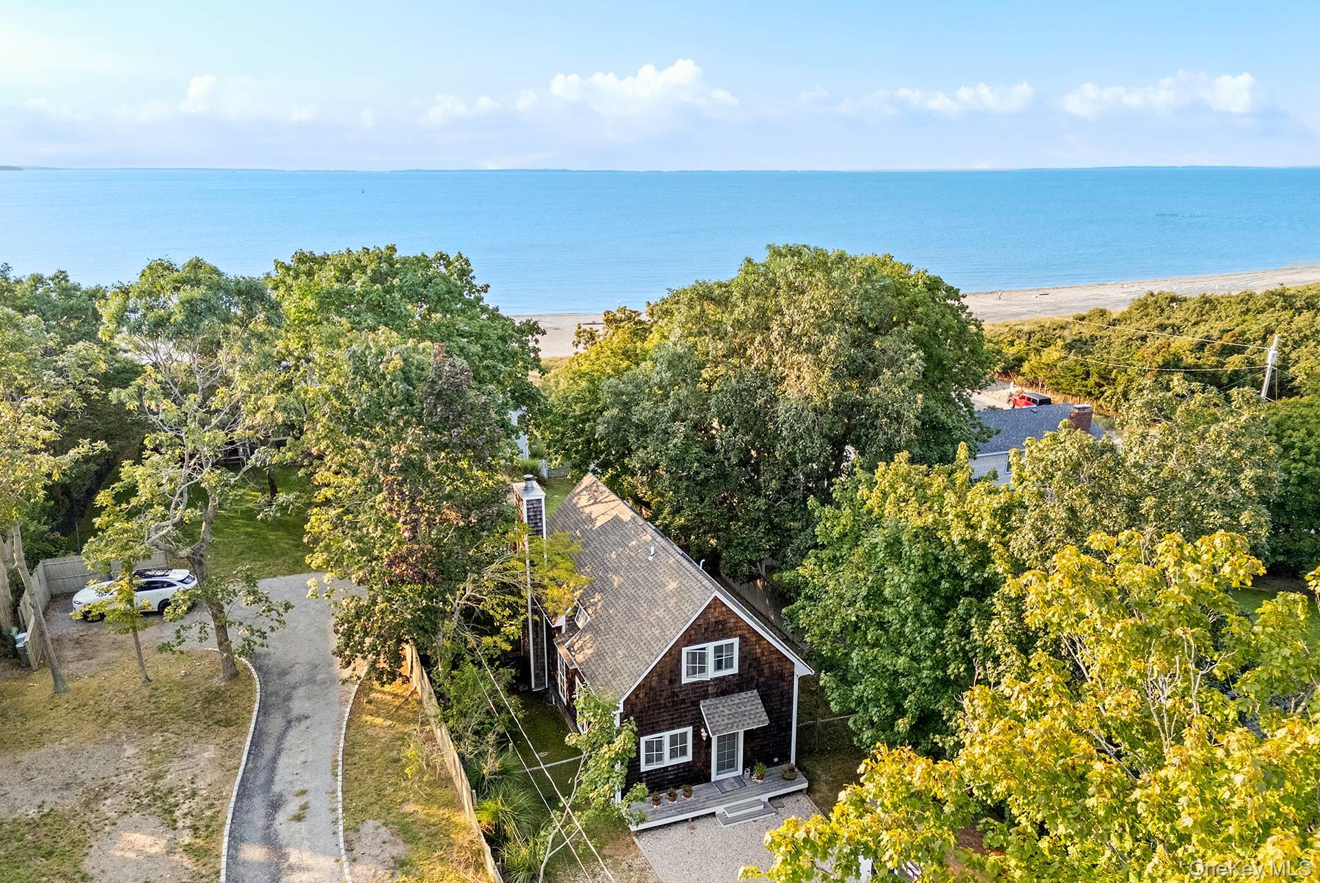 6 Gallatin Lane, East Hampton, NY 11937