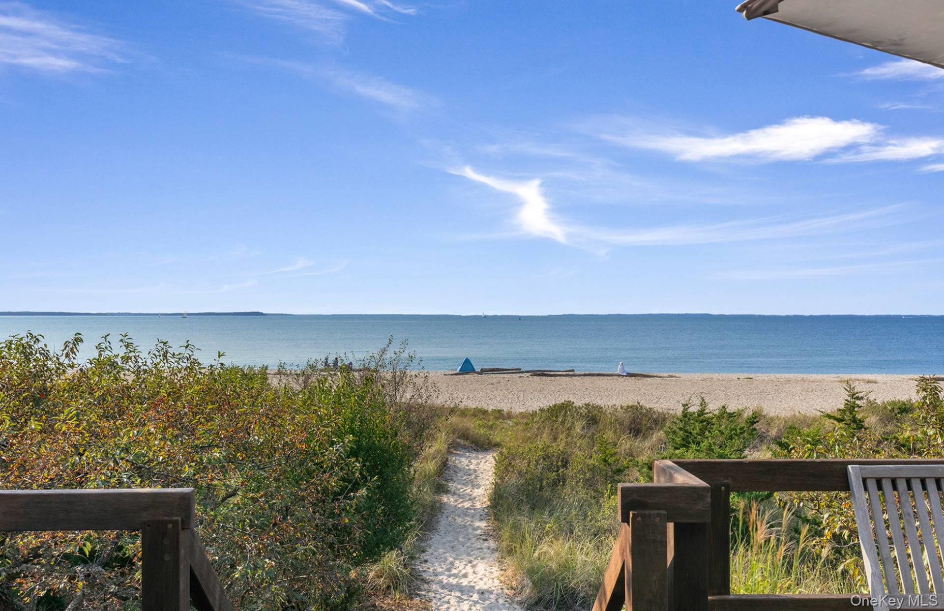 6 Gallatin Lane, East Hampton, NY 11937