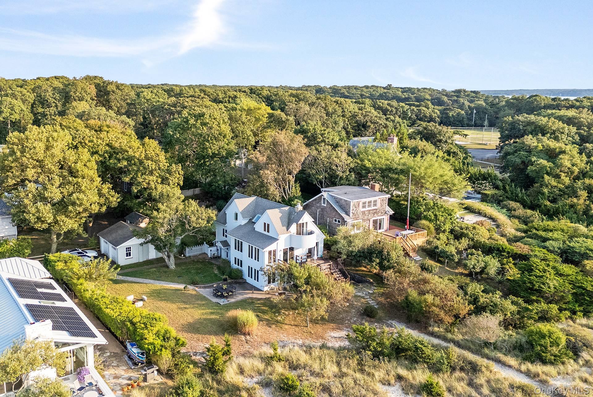 6 Gallatin Lane, East Hampton, NY 11937