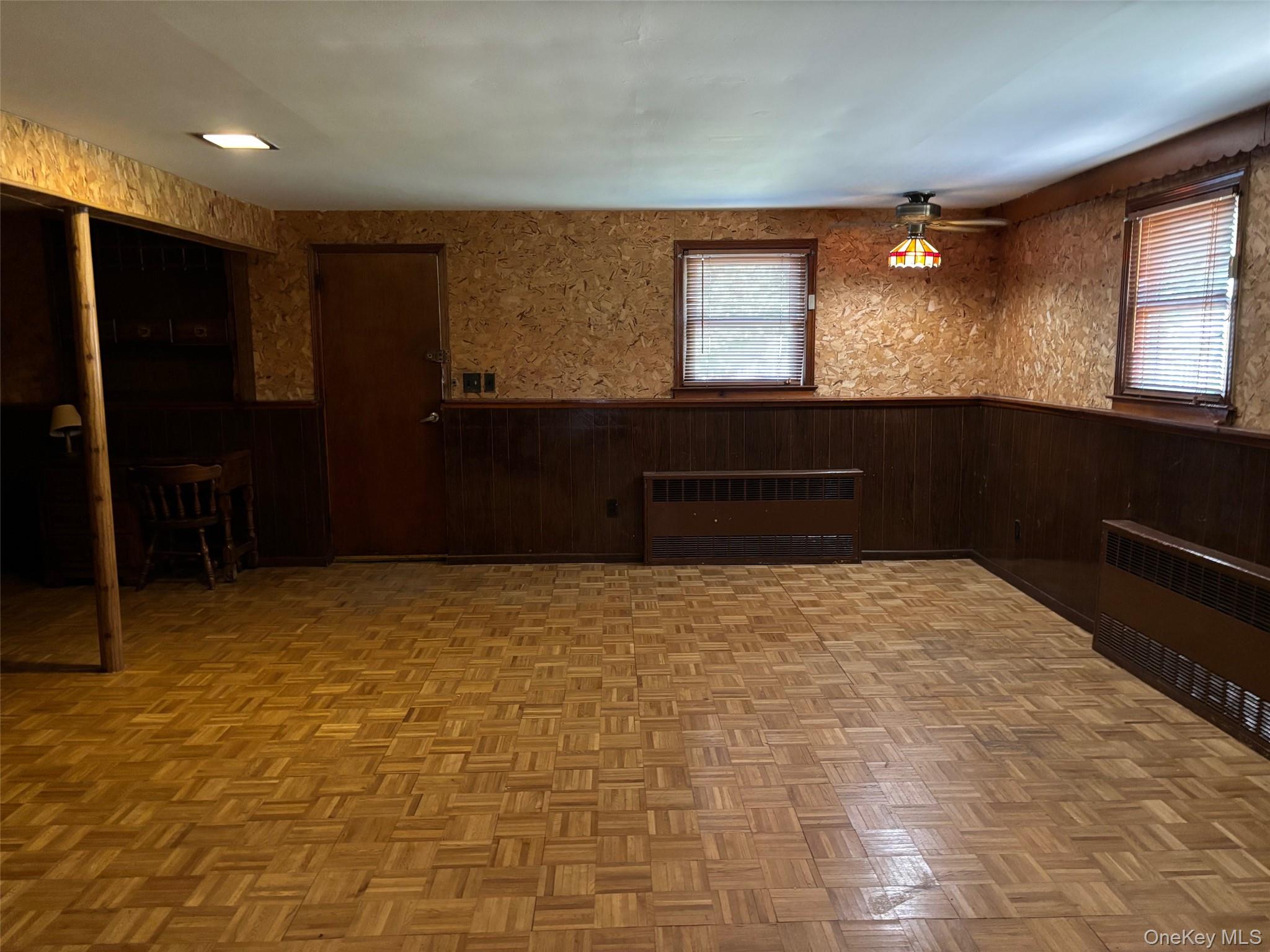 10 13th Avenue, West Babylon, NY 11704