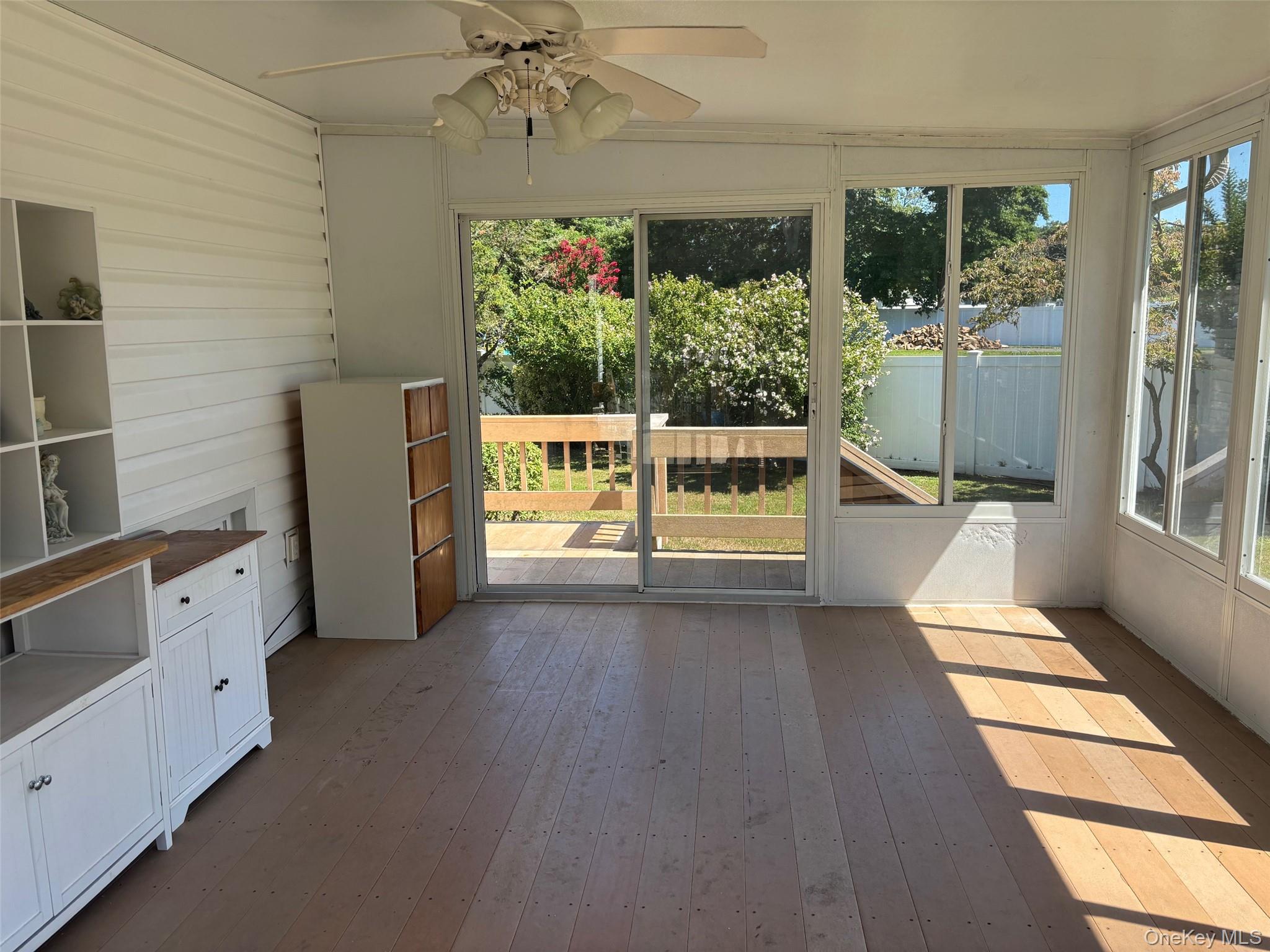 10 13th Avenue, West Babylon, NY 11704