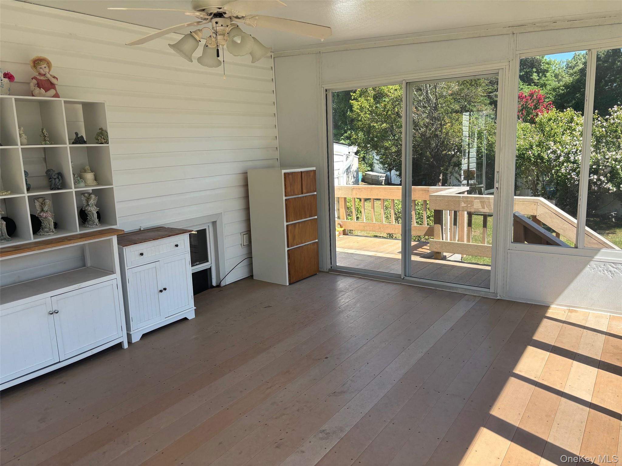 10 13th Avenue, West Babylon, NY 11704