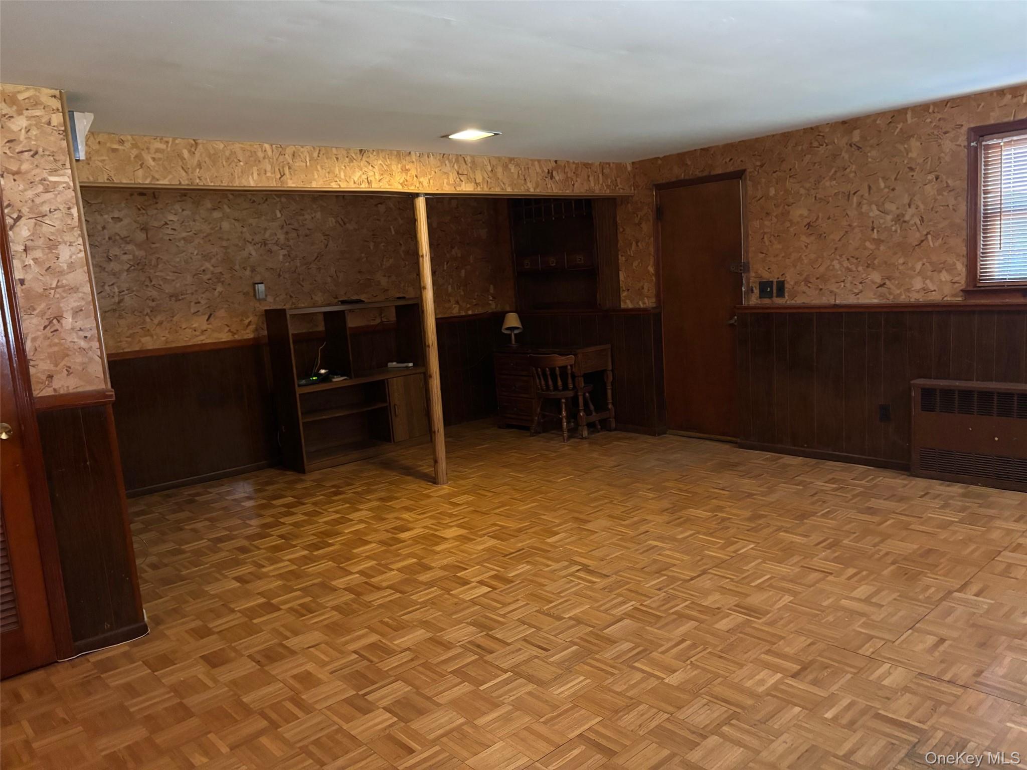 10 13th Avenue, West Babylon, NY 11704