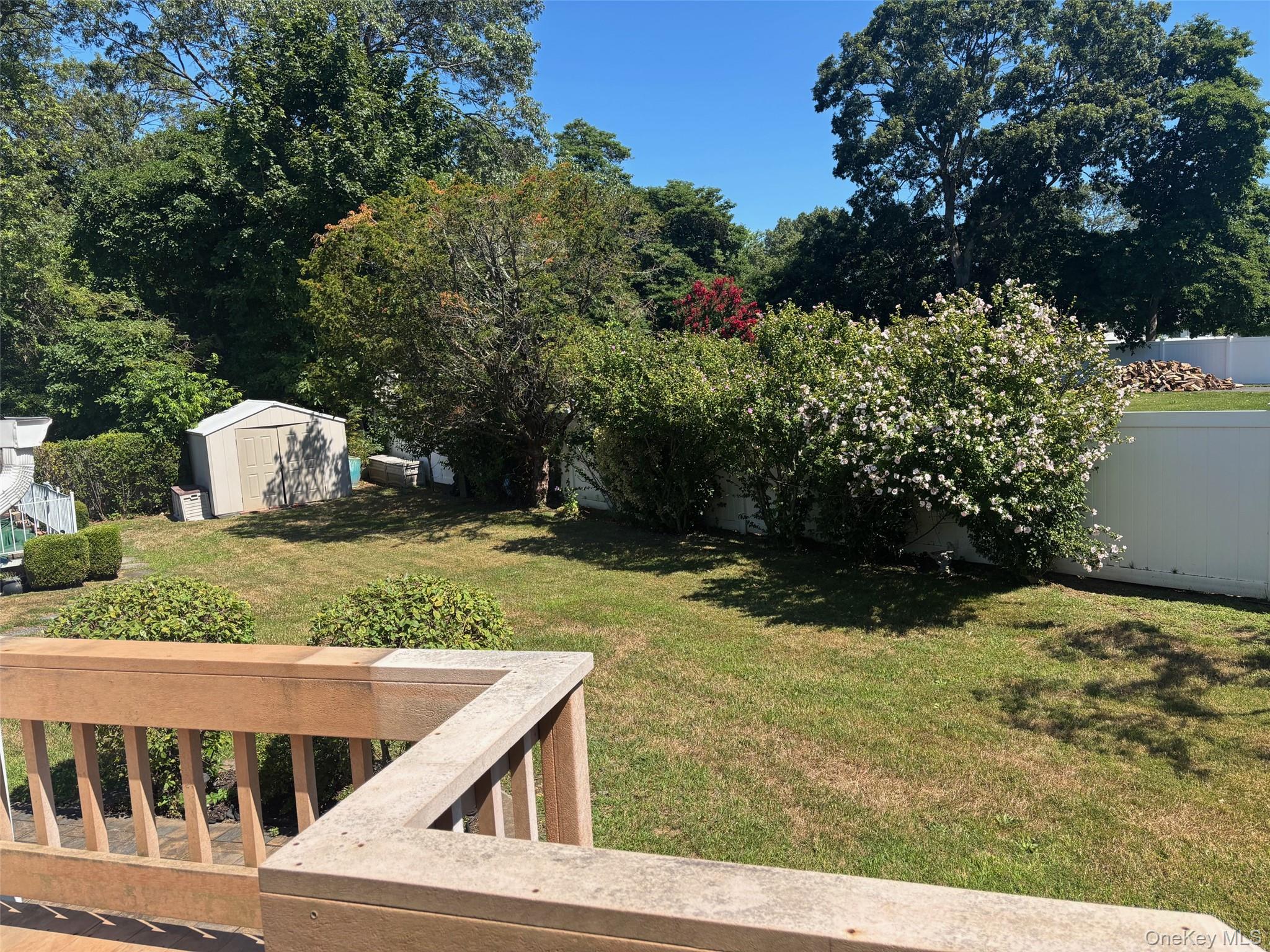 10 13th Avenue, West Babylon, NY 11704