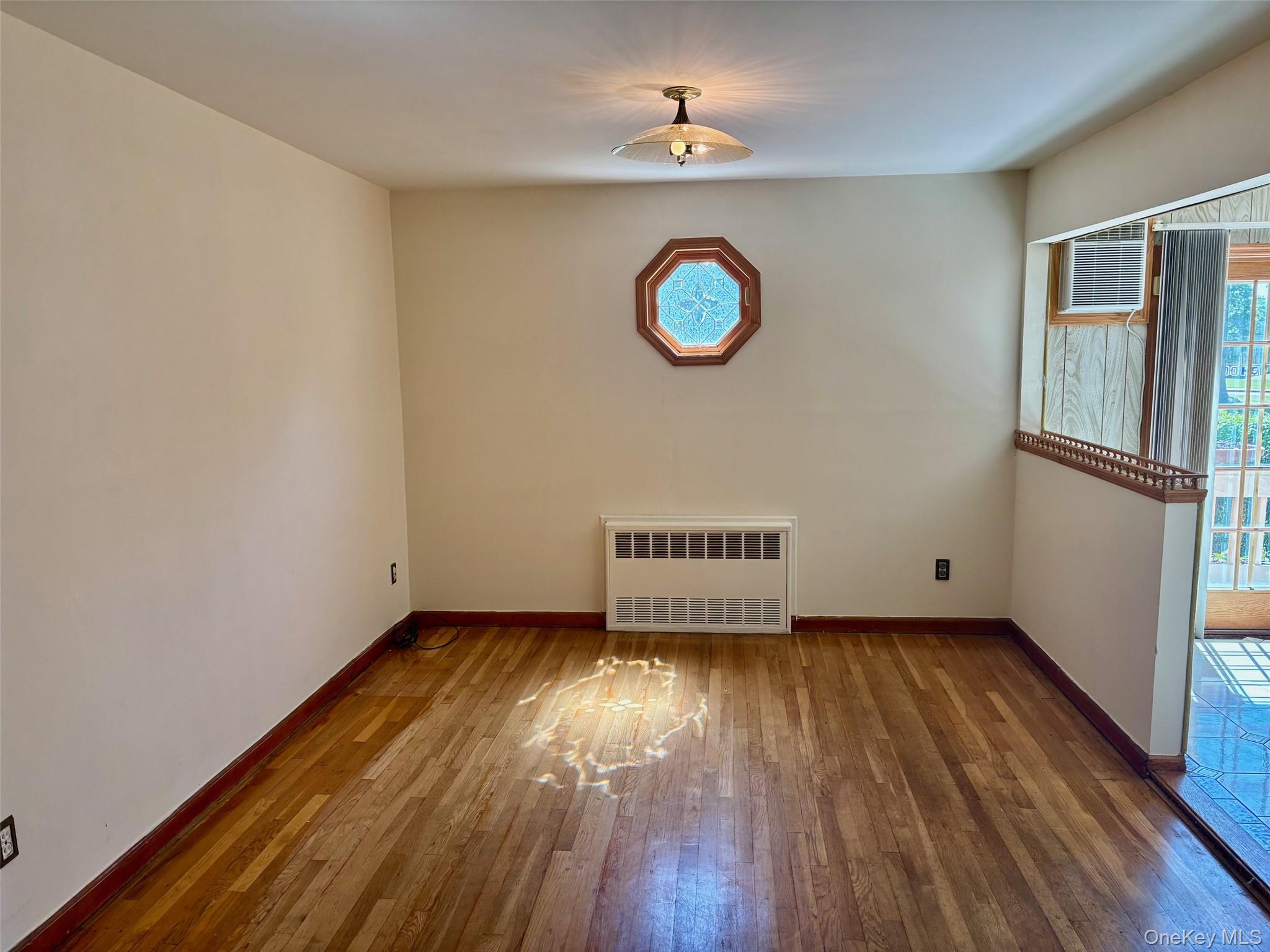 10 13th Avenue, West Babylon, NY 11704