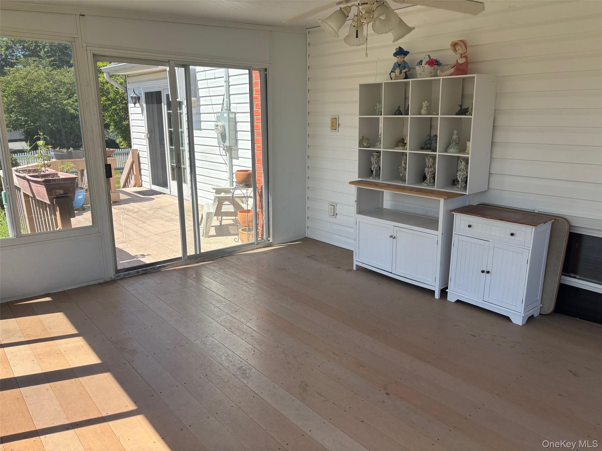 10 13th Avenue, West Babylon, NY 11704