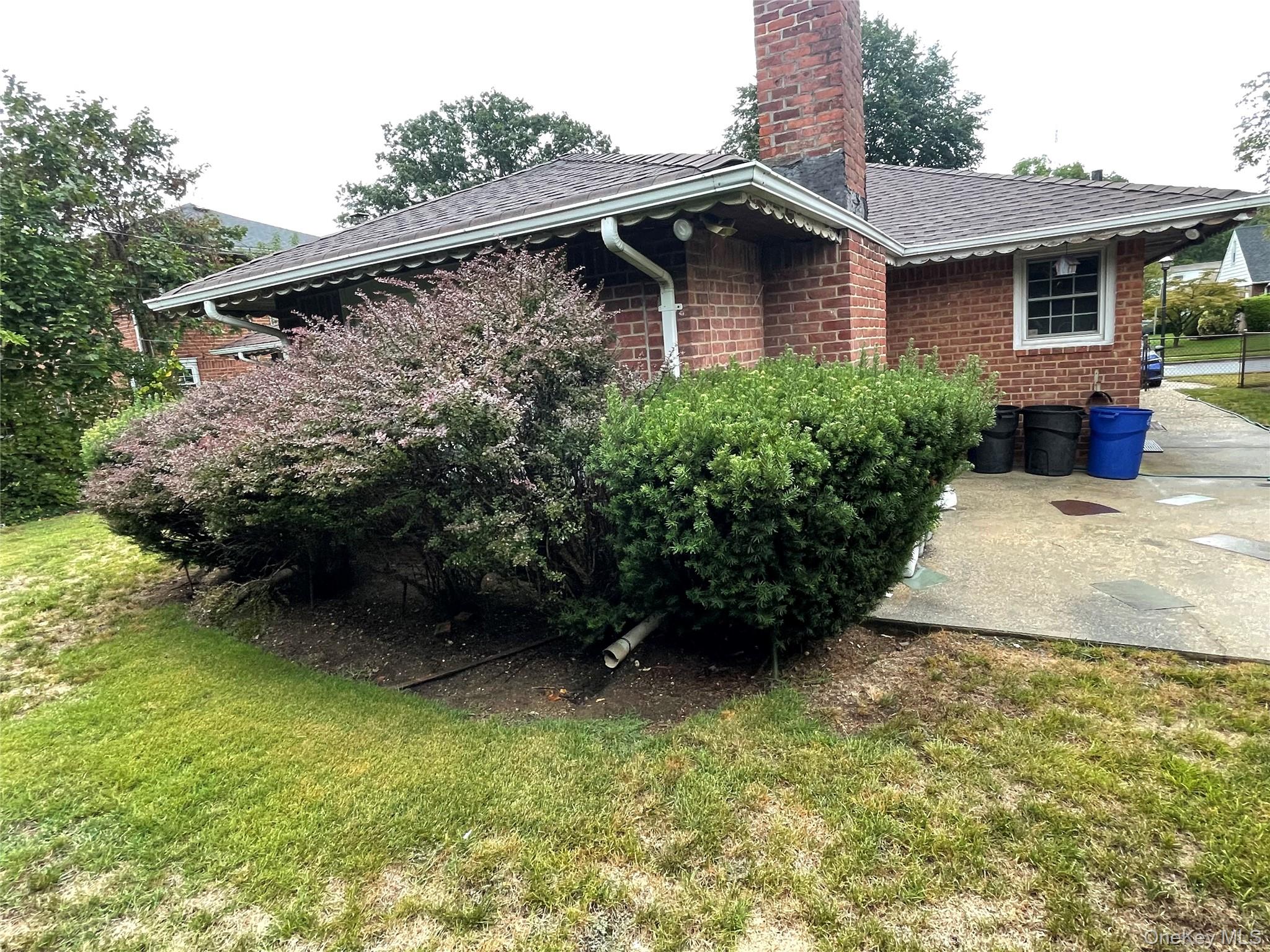 806 Center Drive, North Baldwin, NY 11510