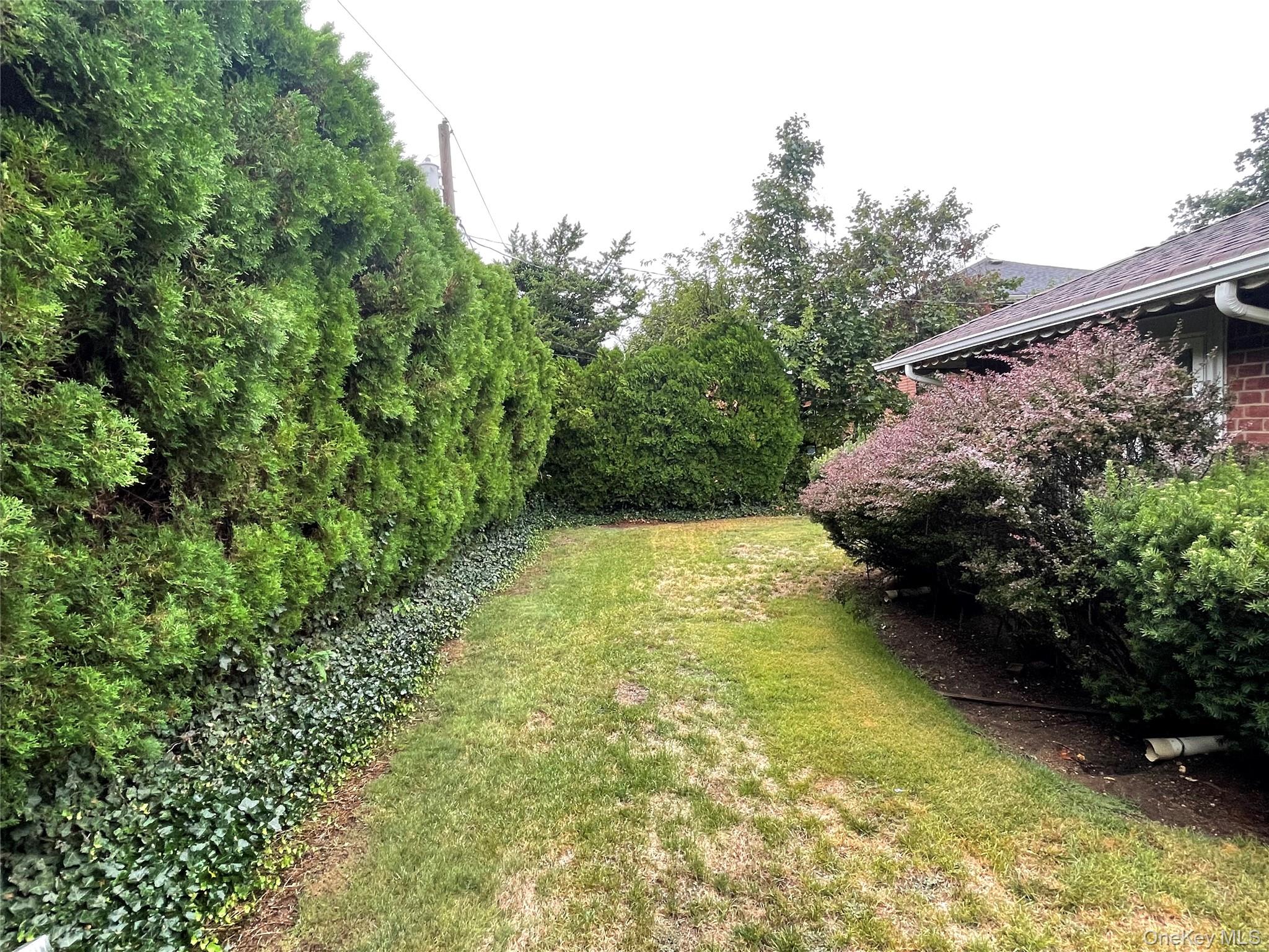 806 Center Drive, North Baldwin, NY 11510