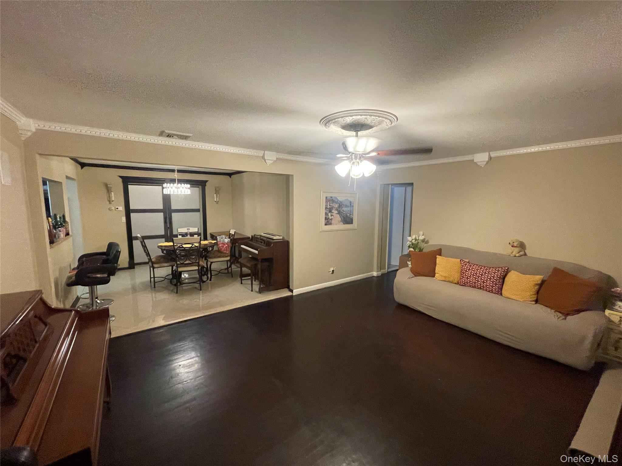 806 Center Drive, North Baldwin, NY 11510