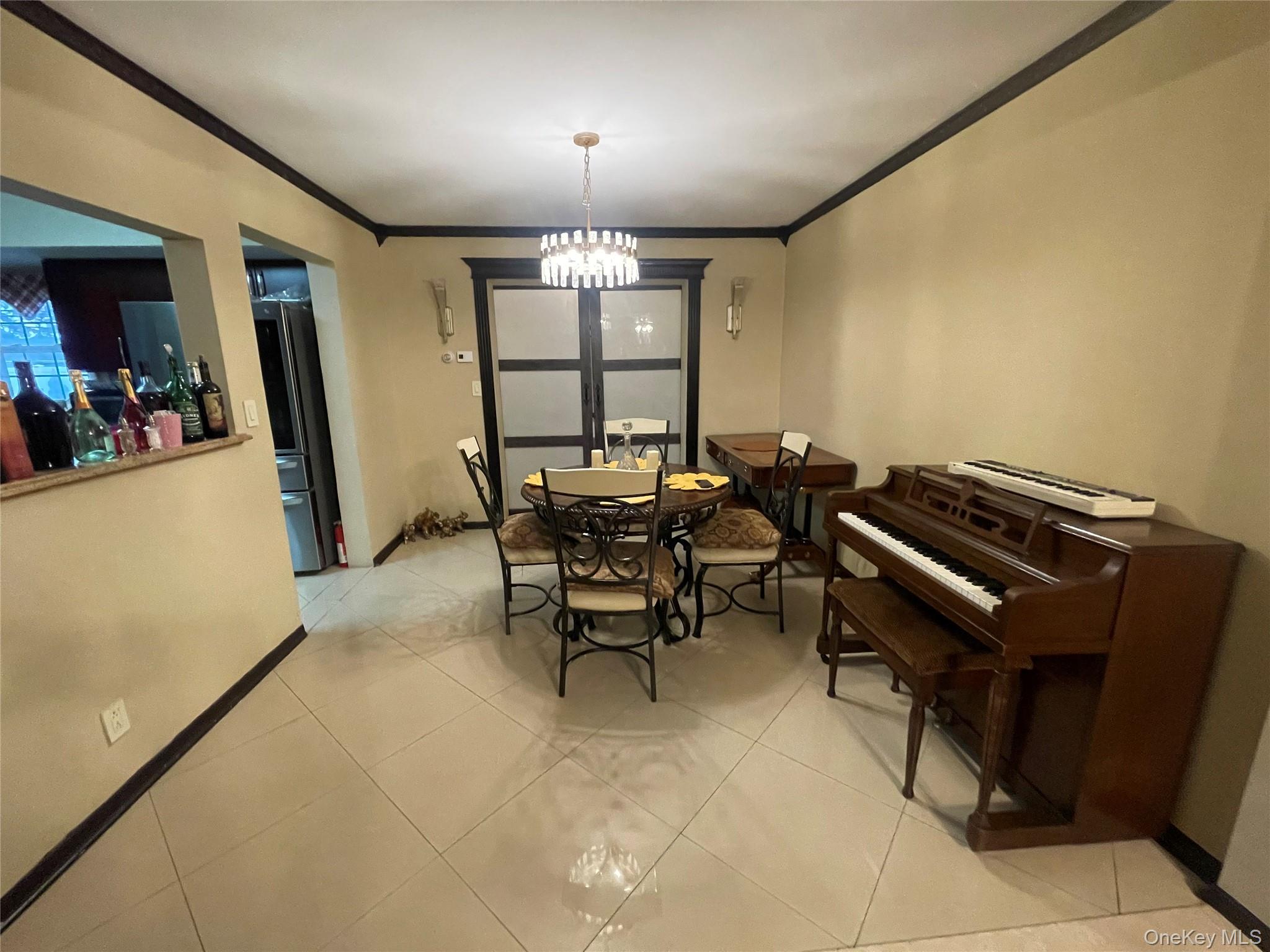 806 Center Drive, North Baldwin, NY 11510