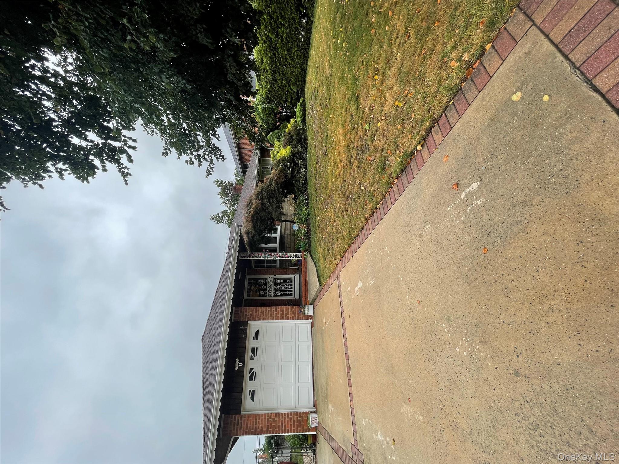 806 Center Drive, North Baldwin, NY 11510