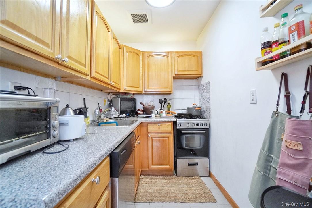 157 North 5th Street, Brooklyn, NY 11211