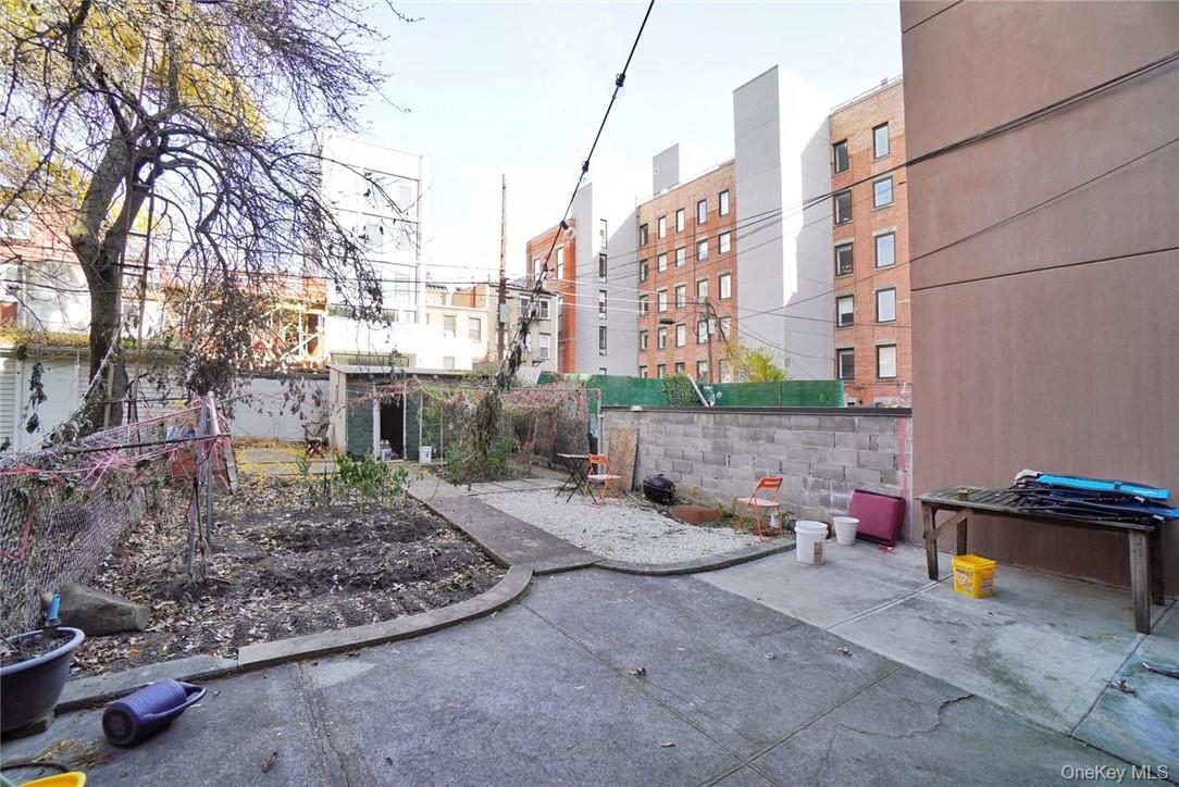 157 North 5th Street, Brooklyn, NY 11211