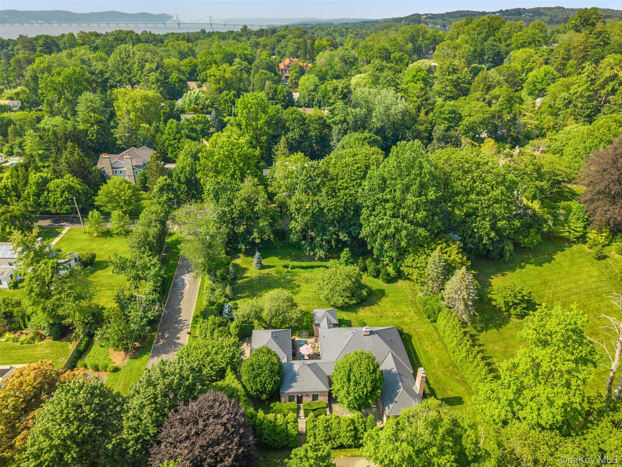 15 Hudson Road E, Irvington, NY 10533