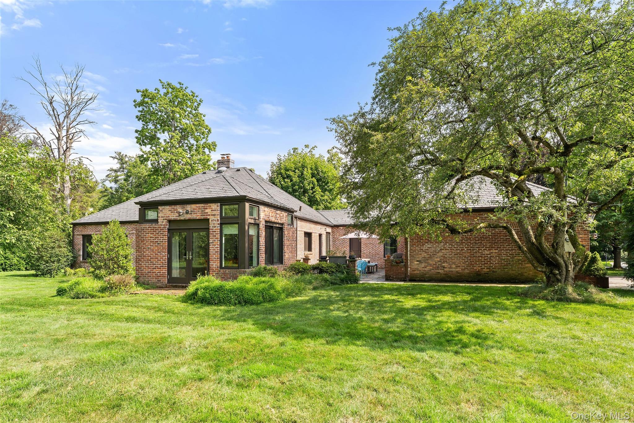 15 Hudson Road E, Irvington, NY 10533